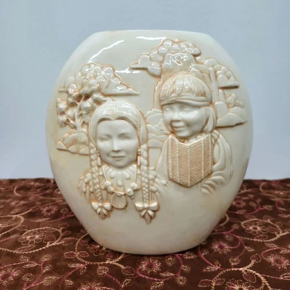 Vintage Native American Handmade Pottery Vase Vessel Artistic Piece - Signed